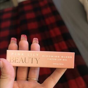 Pink lily lipglosss